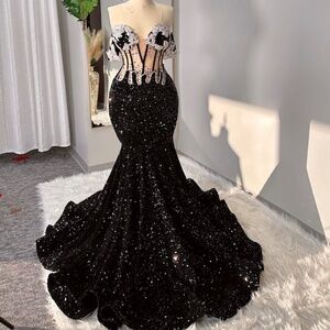 ✨ One-of-a-Kind Custom Prom Gown by Love Sohna Designs – Worn Once-Negociable